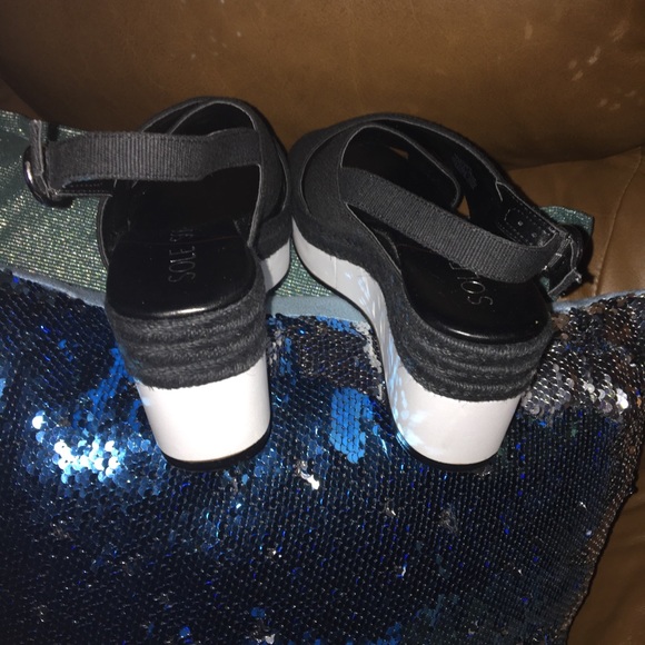 Sole Society sandals - Picture 4 of 7